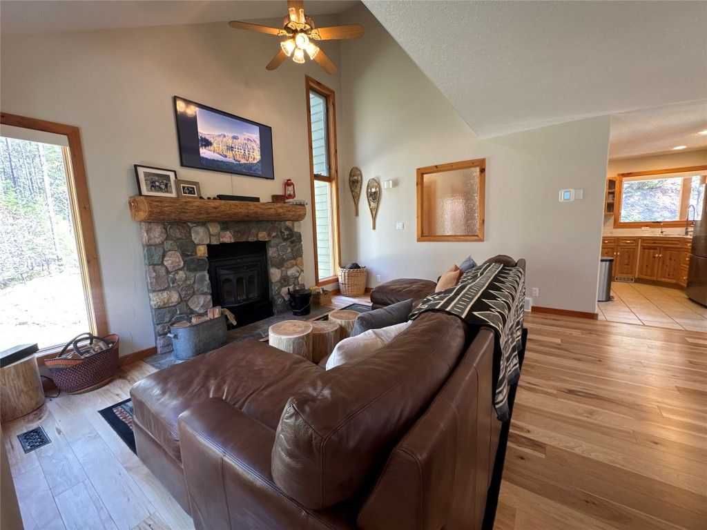 listing image 16513658775643126523