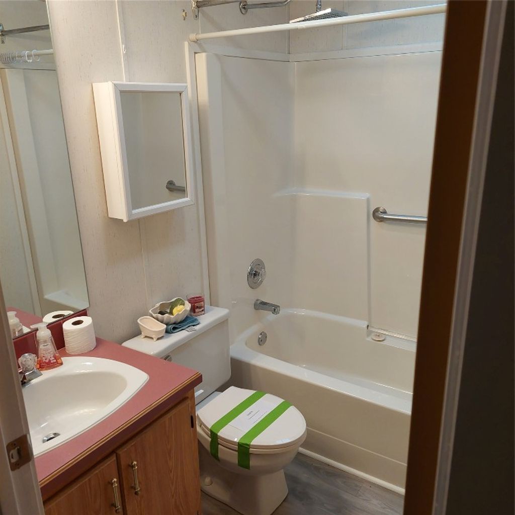 listing image 16516065109427978265