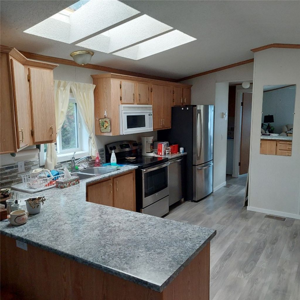 listing image 16517218270557863169