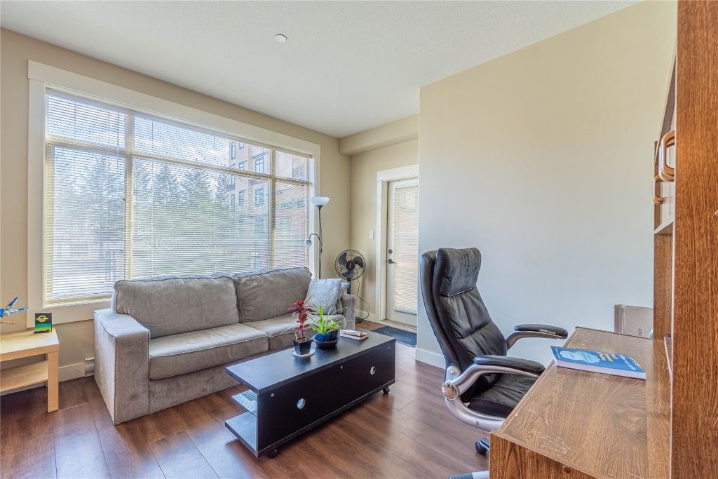 listing image 16515600091083660849