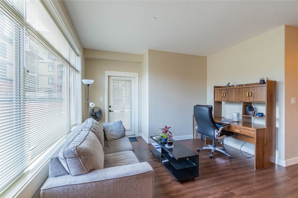 listing image 16518618067375604374