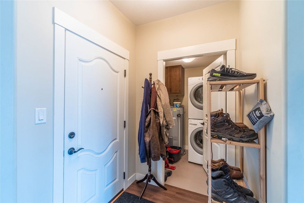listing image 16518438749432596058