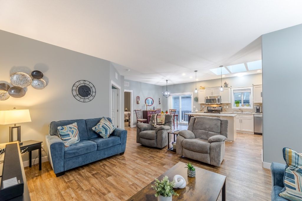 listing image 16512638692722279207