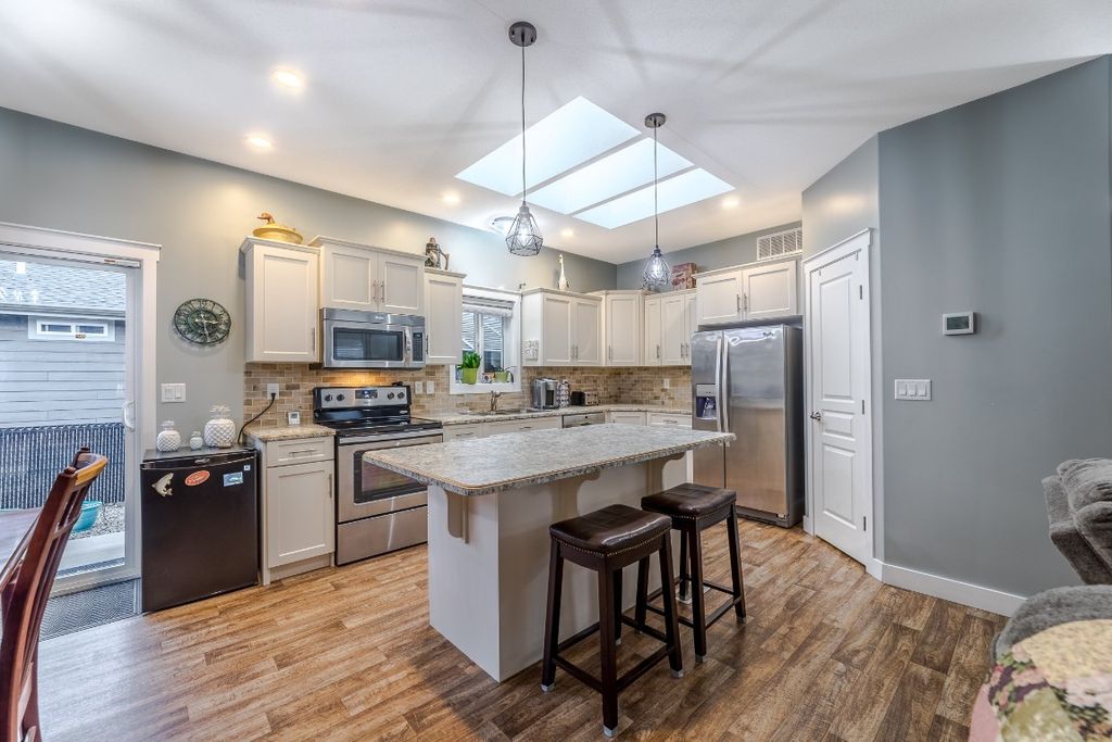 listing image 16511455702715884098