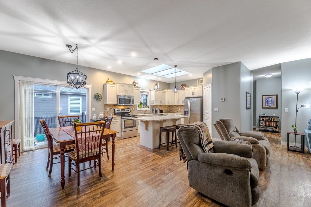 listing image 16513195099765082796