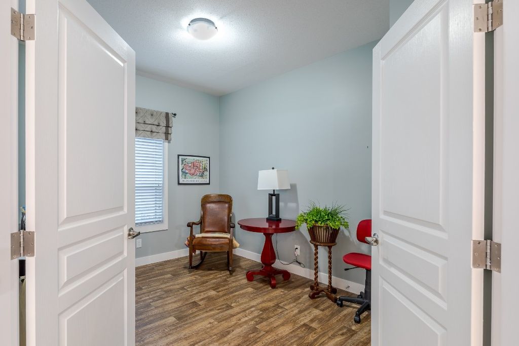 listing image 16511740220088708615