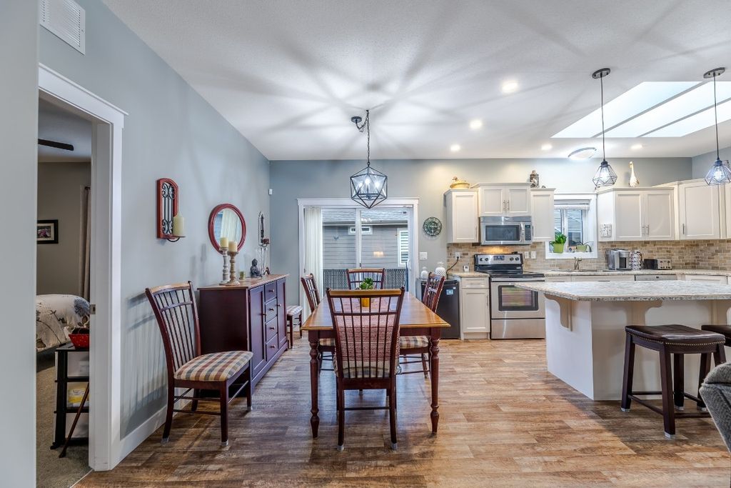 listing image 16514715847751492779