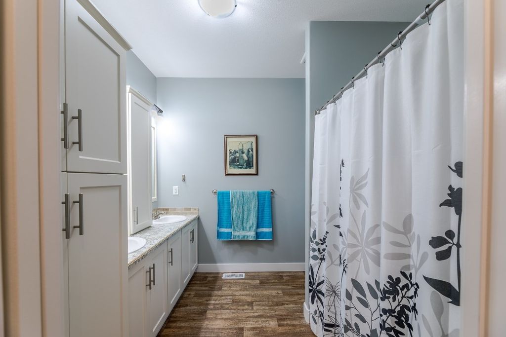 listing image 16517061167158141864