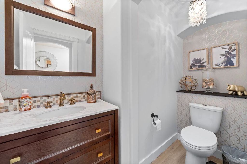 listing image 16516691036167735058