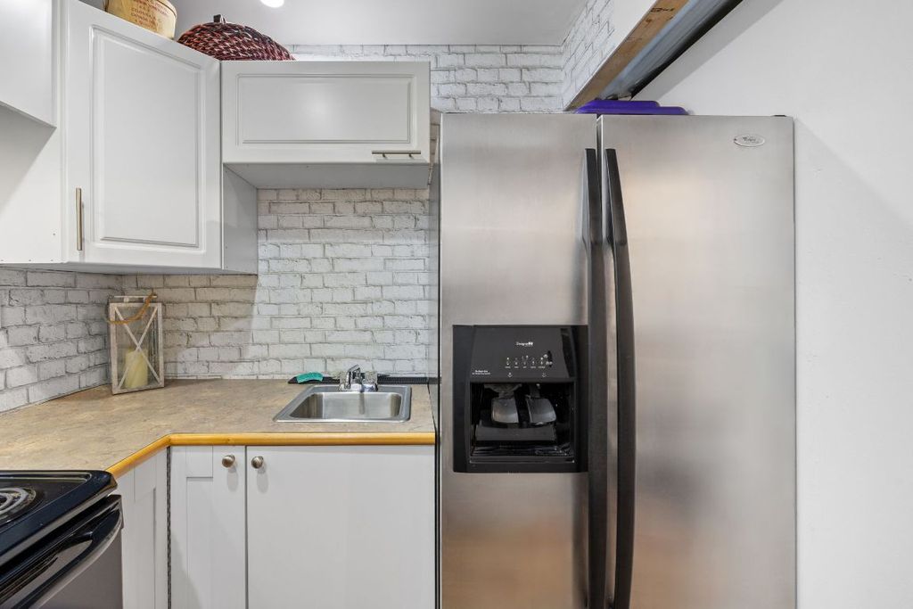 listing image 16511495486270361204