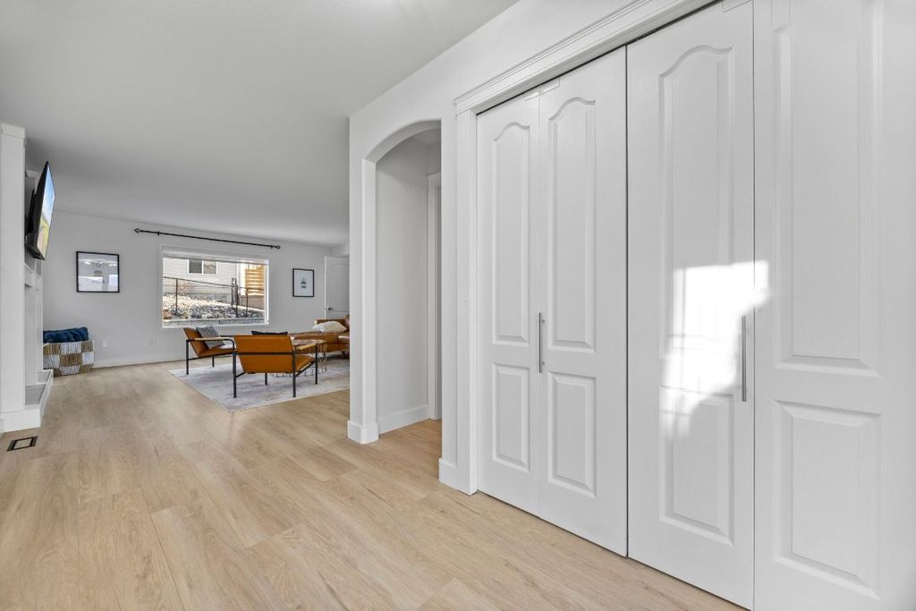 listing image 16514589875710658521