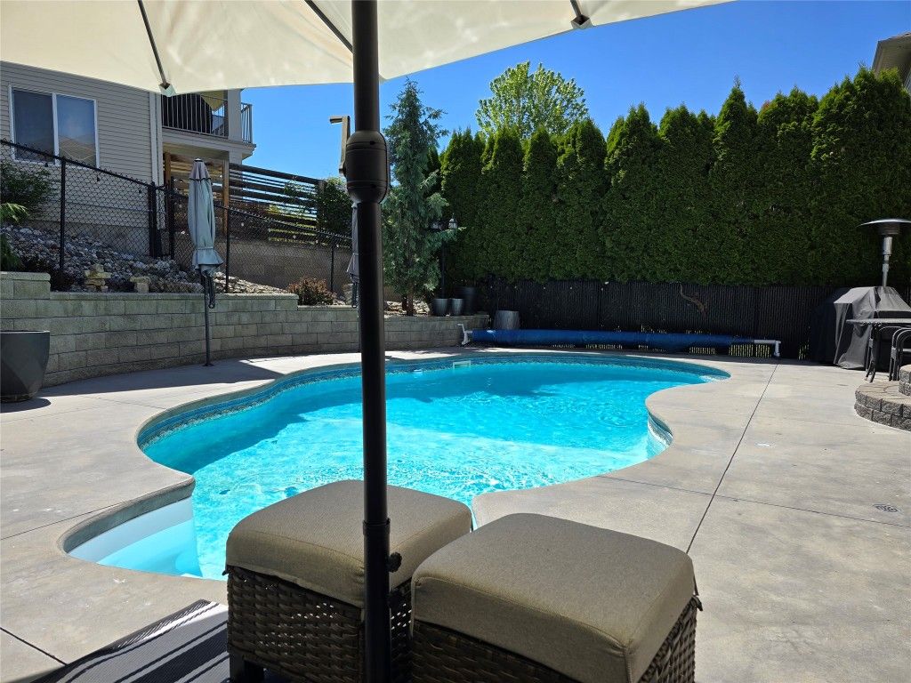 listing image 16518282238461064903