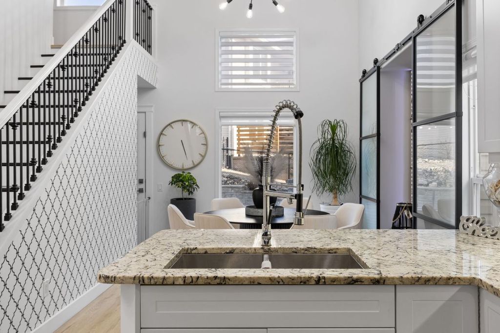 listing image 16513248860186376711