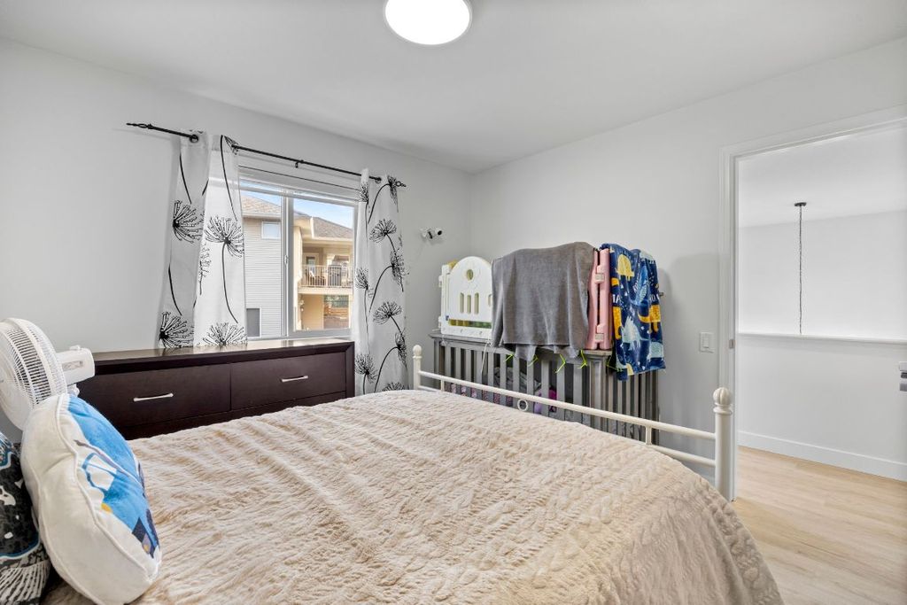 listing image 16513994360856406486