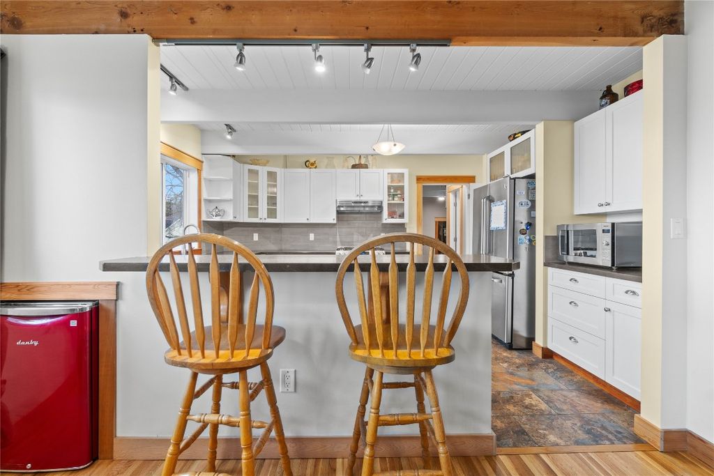listing image 16512505768194690237