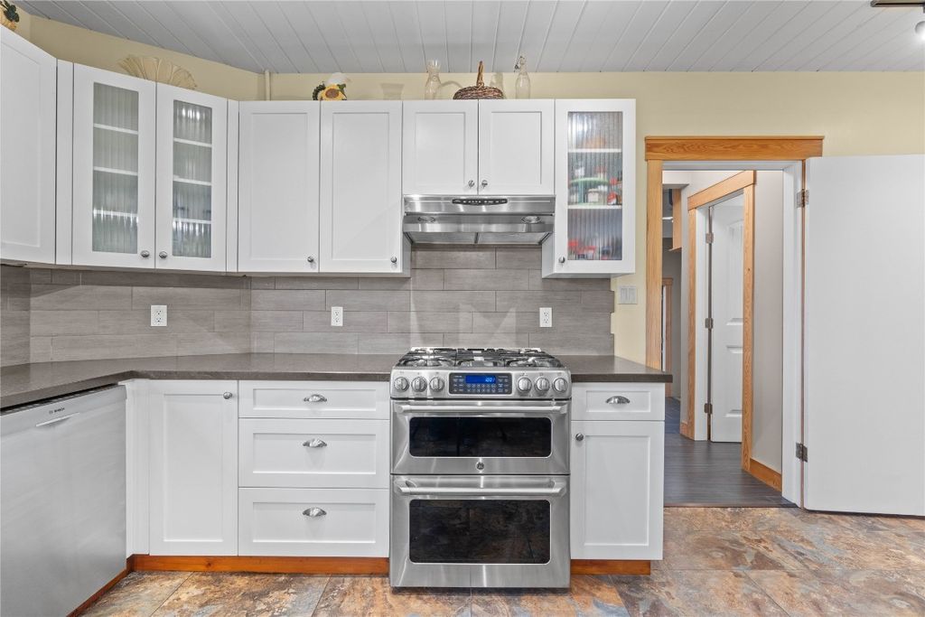listing image 16515805994961880440