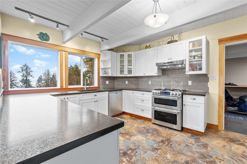 listing image 16519824838389375794