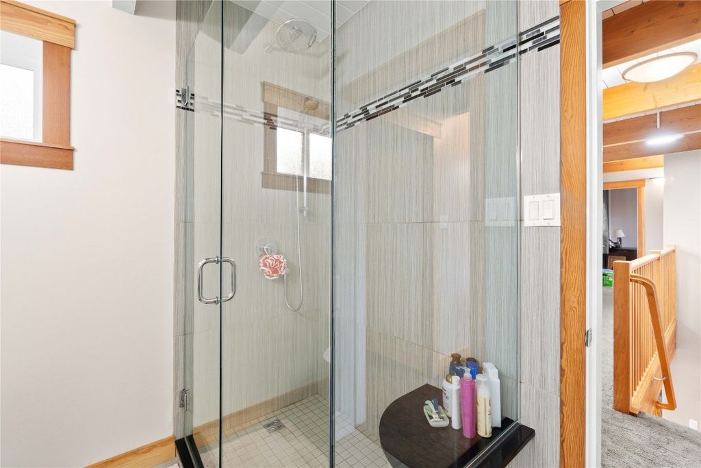 listing image 16515469489975771788