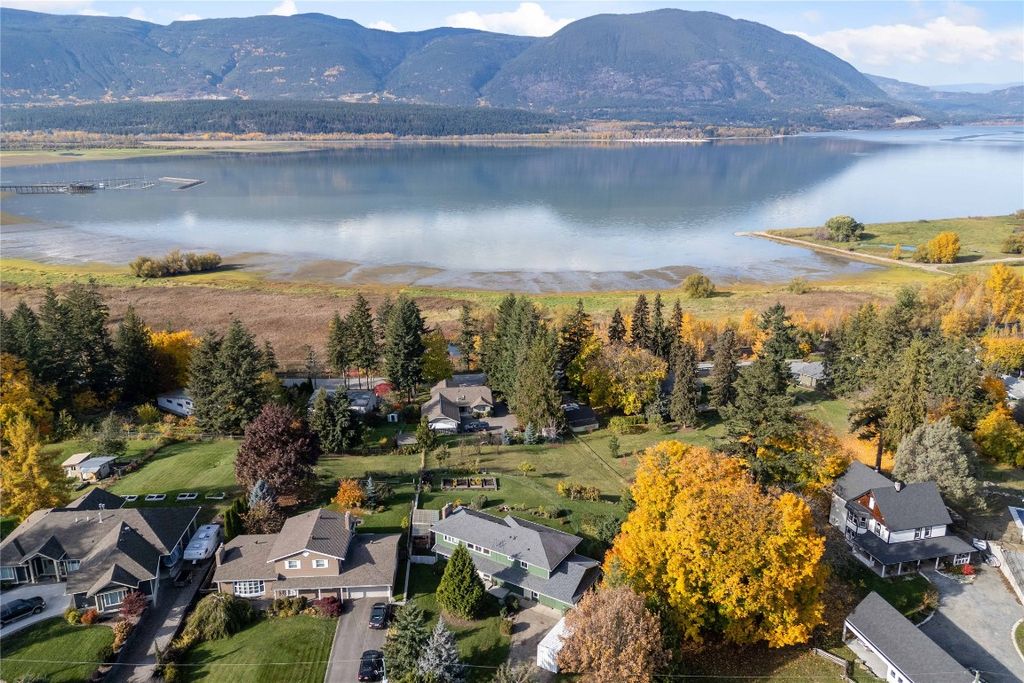 listing image 16515210130551837967