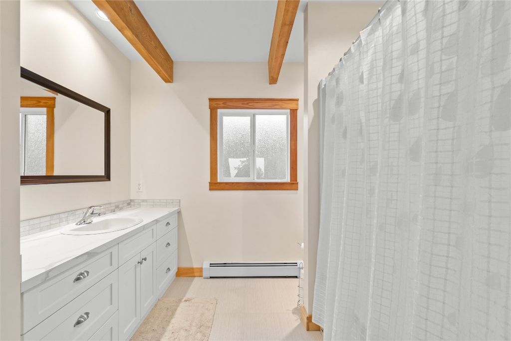 listing image 16517554327994315029