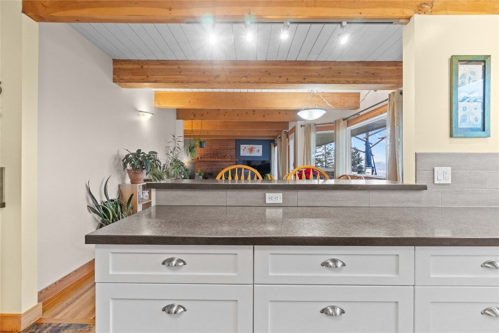 listing image 16510044291880868363