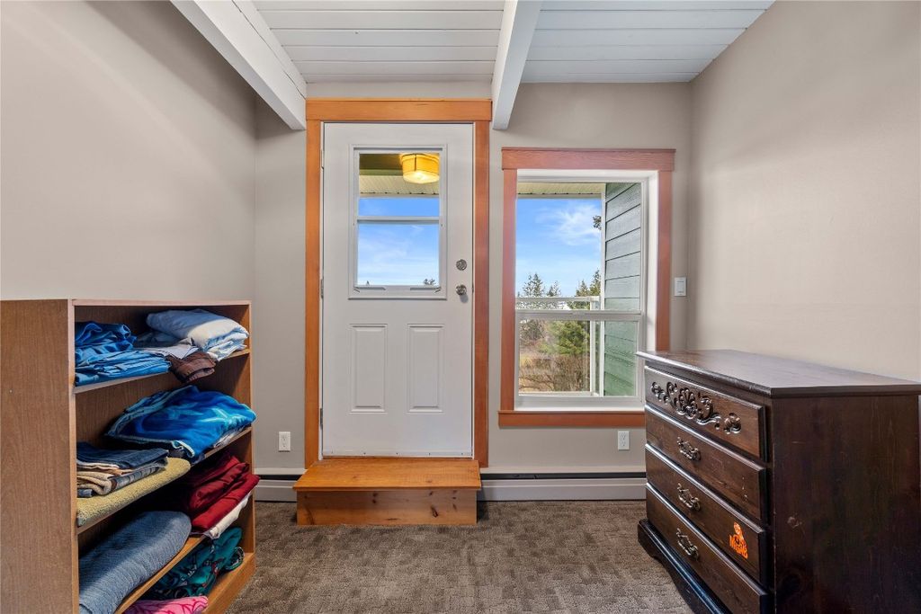 listing image 16513669511596344647