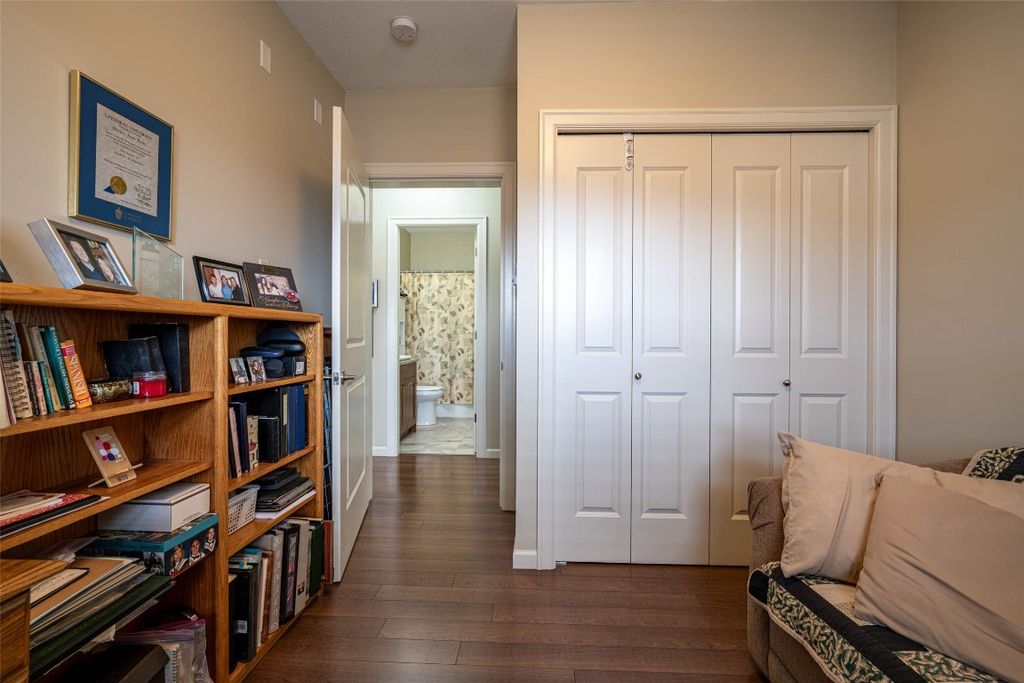 listing image 16517680568315187499