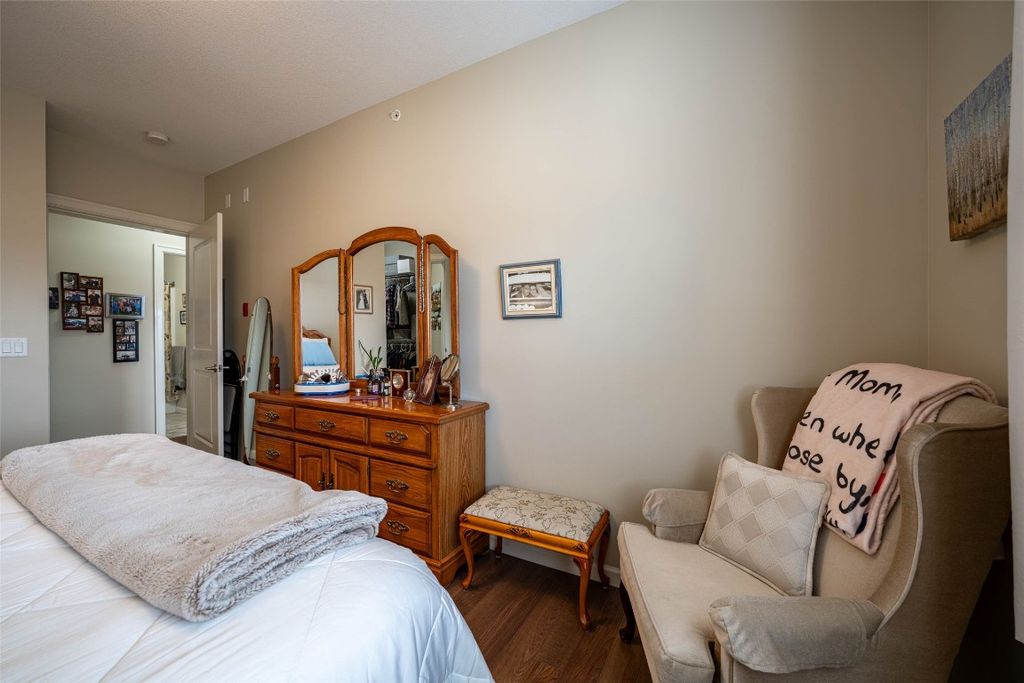 listing image 16513409621253218309