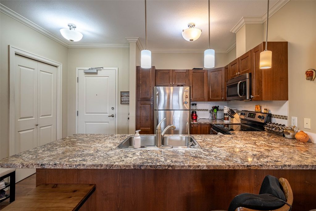 listing image 16514115250502838449