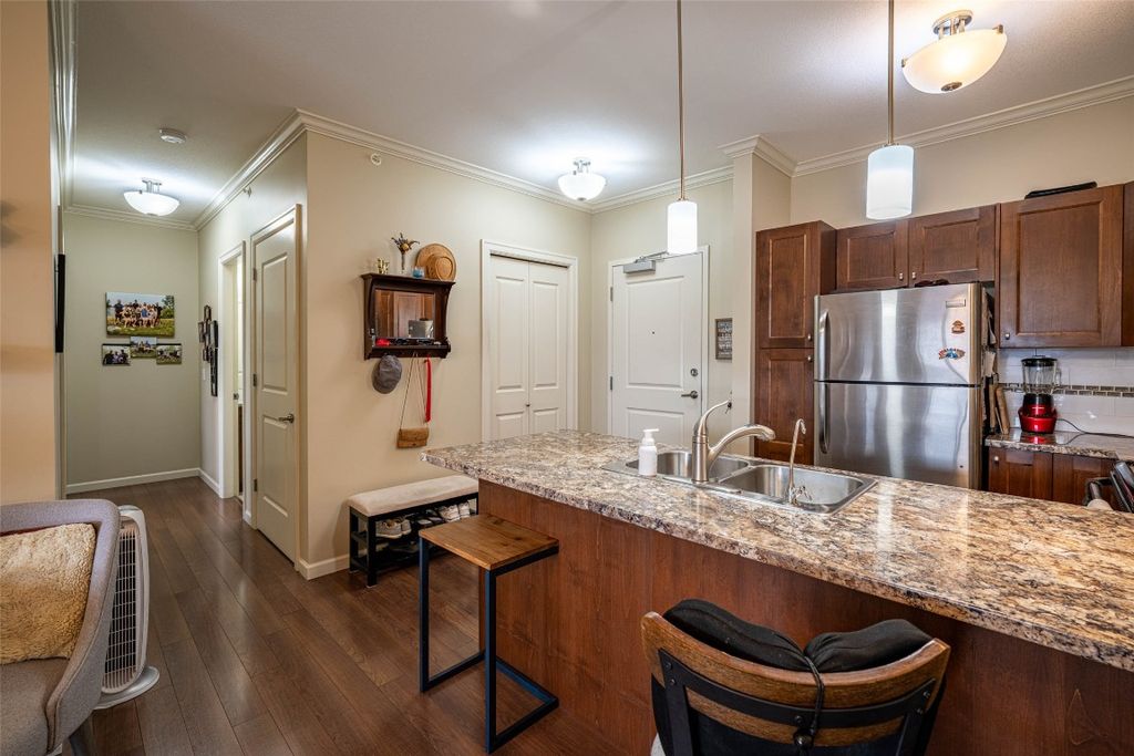 listing image 16516323874088023099