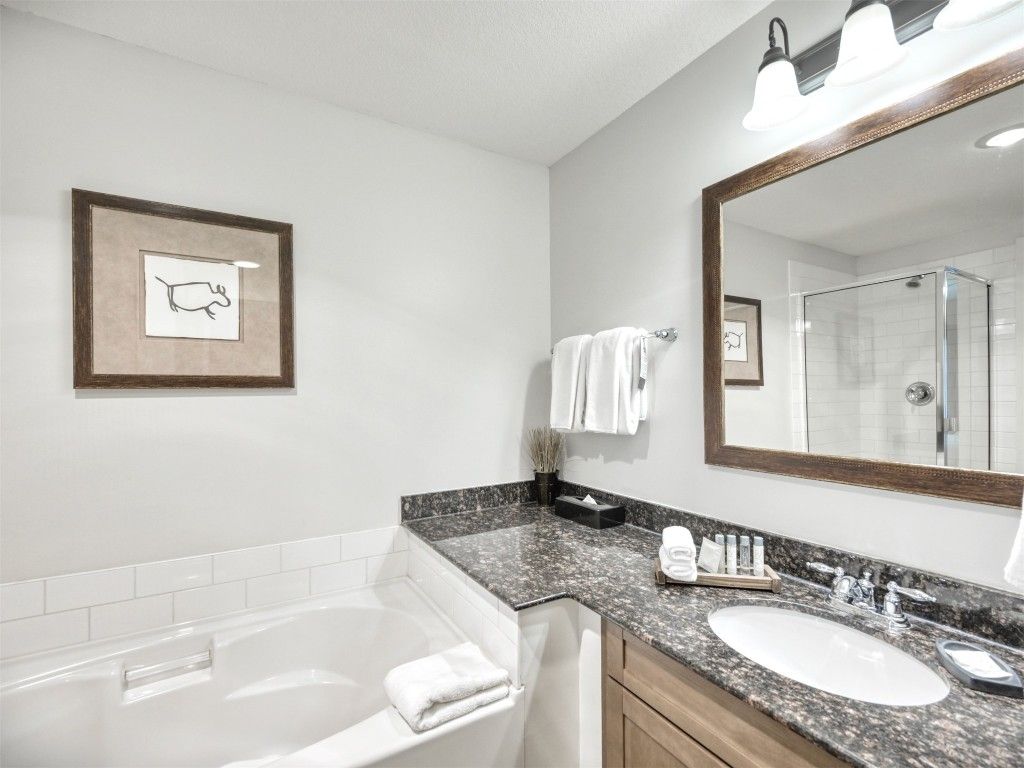 listing image 16517559227742605371