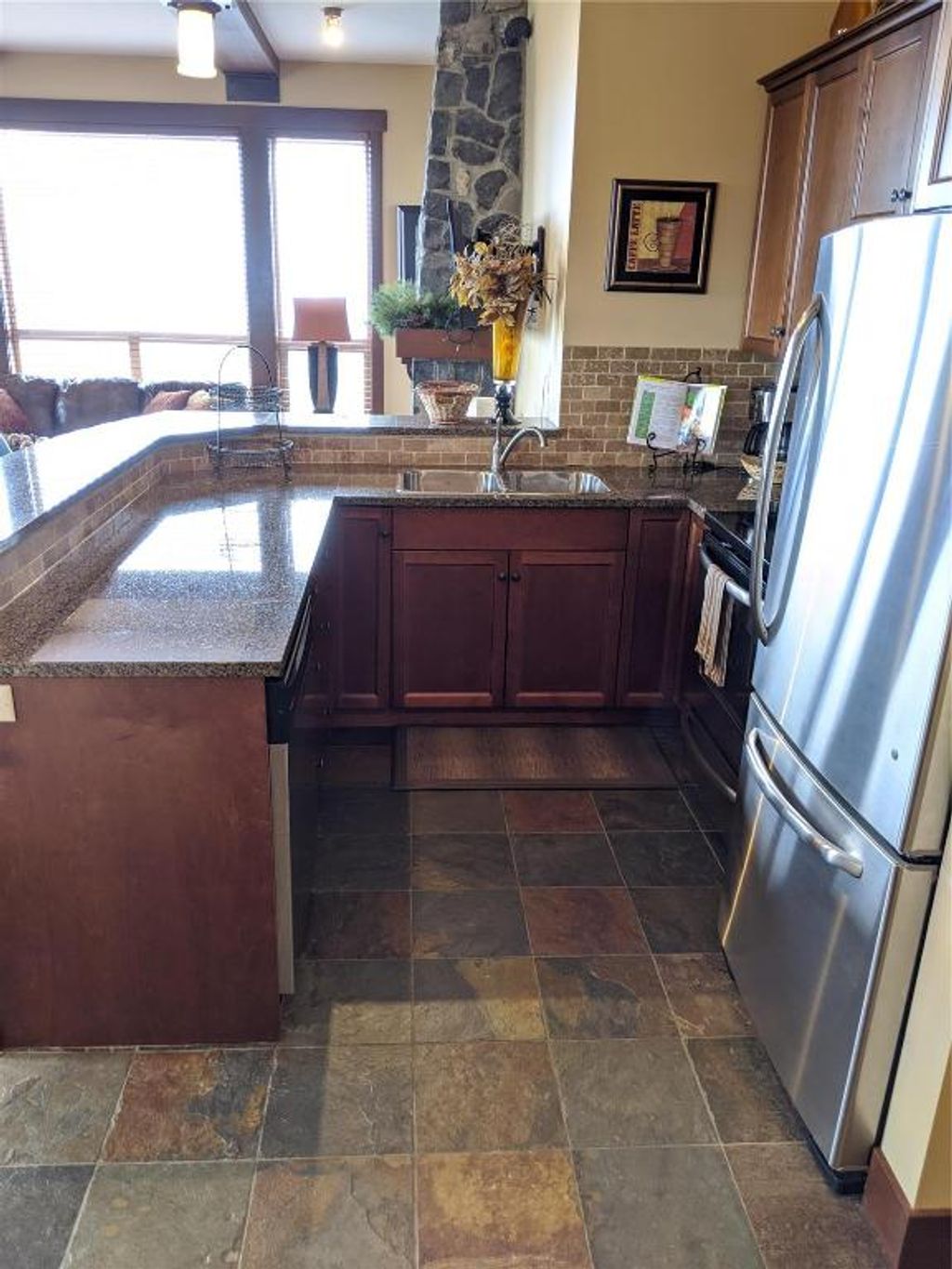 listing image 16513368959976627016