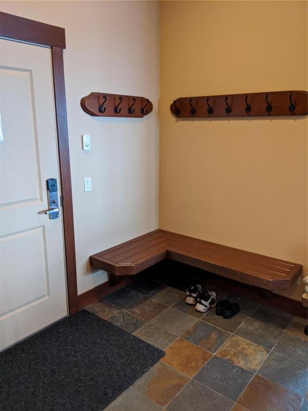listing image 16510423577831957533