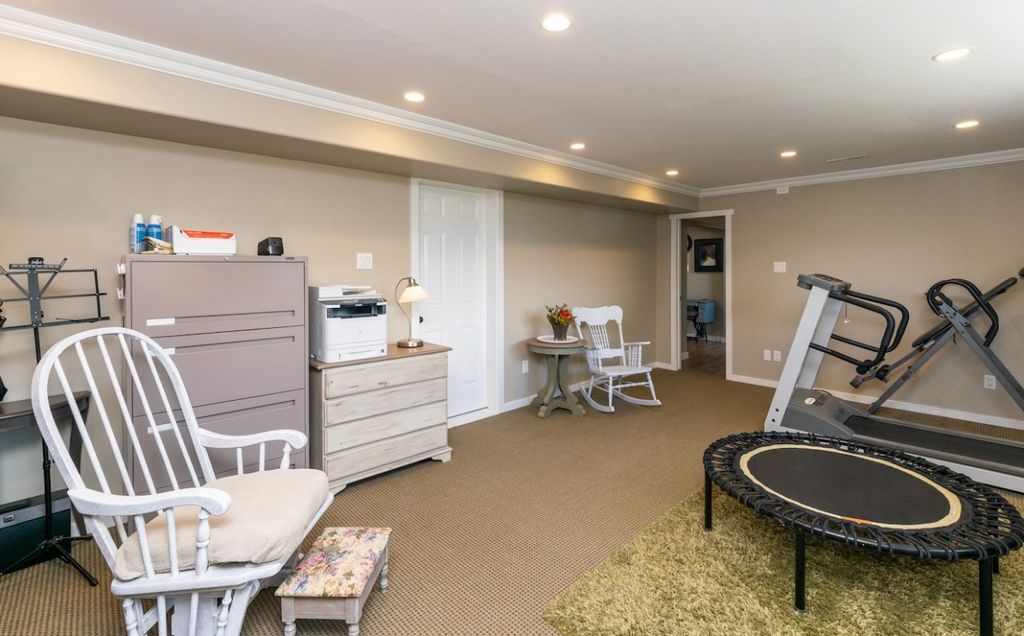 listing image 16514137081345062549