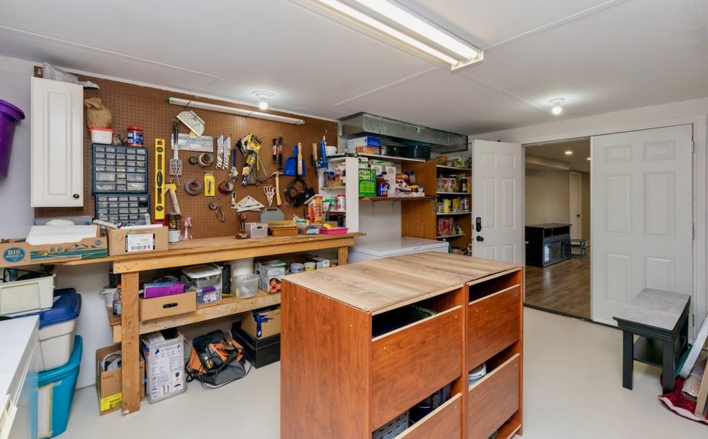 listing image 16518943539520798784