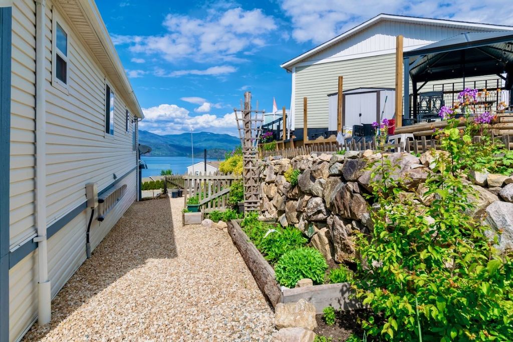 listing image 16514095402276128563
