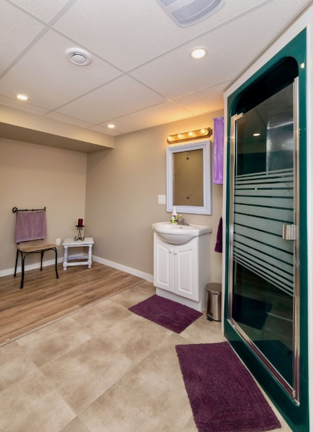 listing image 16518708729269559213