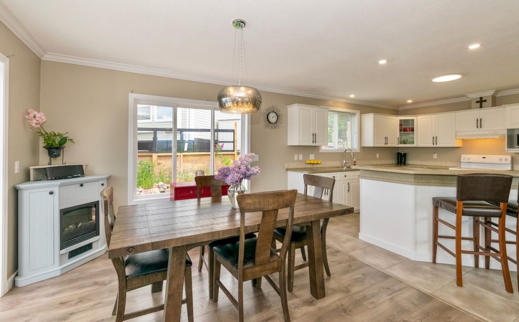 listing image 16514986693445428700