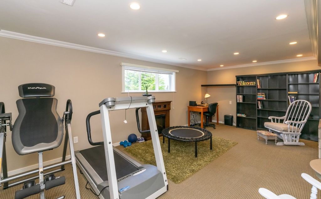 listing image 16519358134854259495