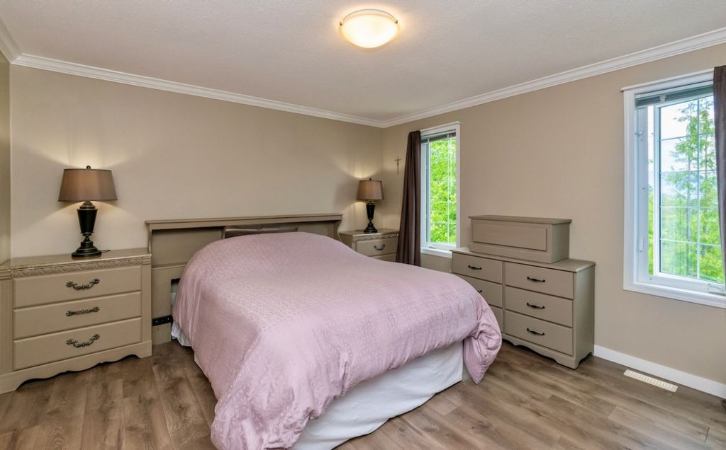 listing image 16519402917598732780