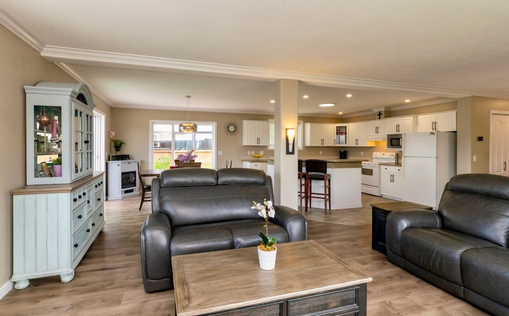 listing image 16513041508487383497