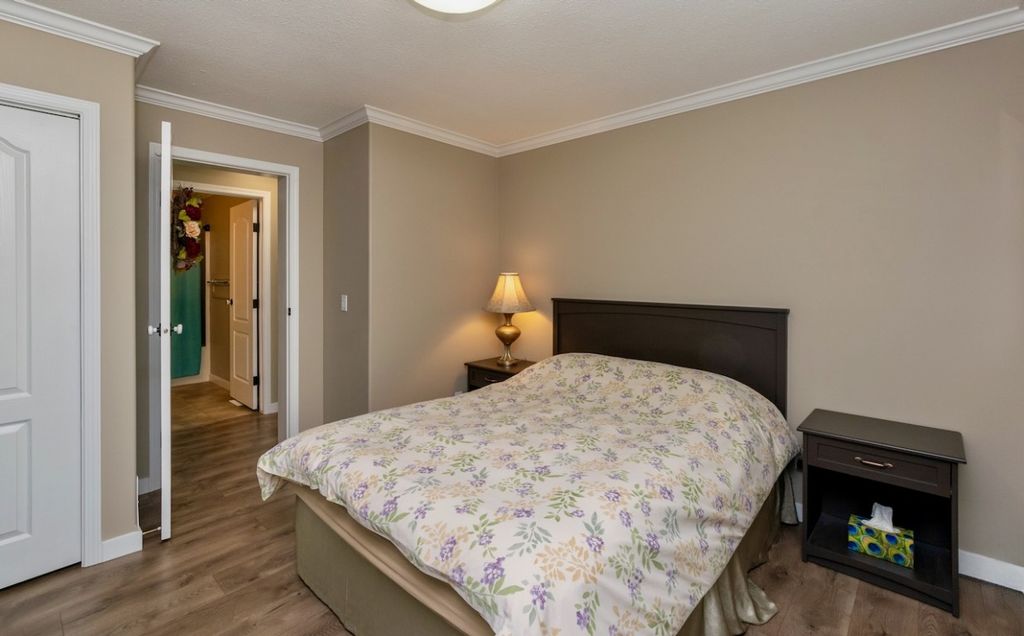 listing image 16515146425736681500