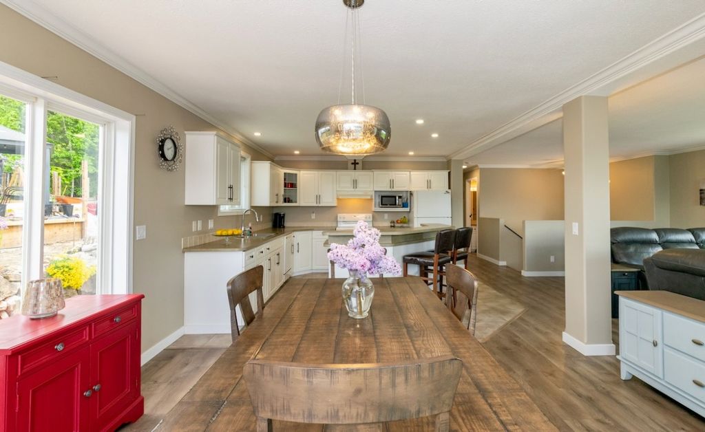 listing image 16511778010744018225