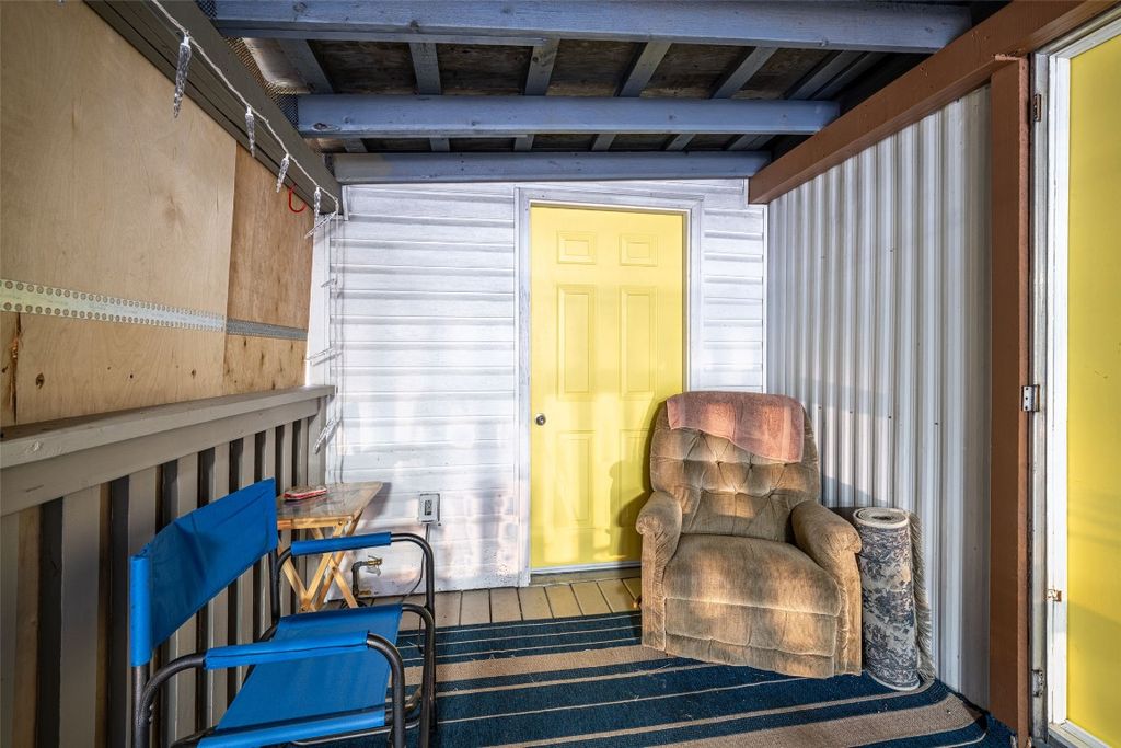 listing image 16518958343048857681