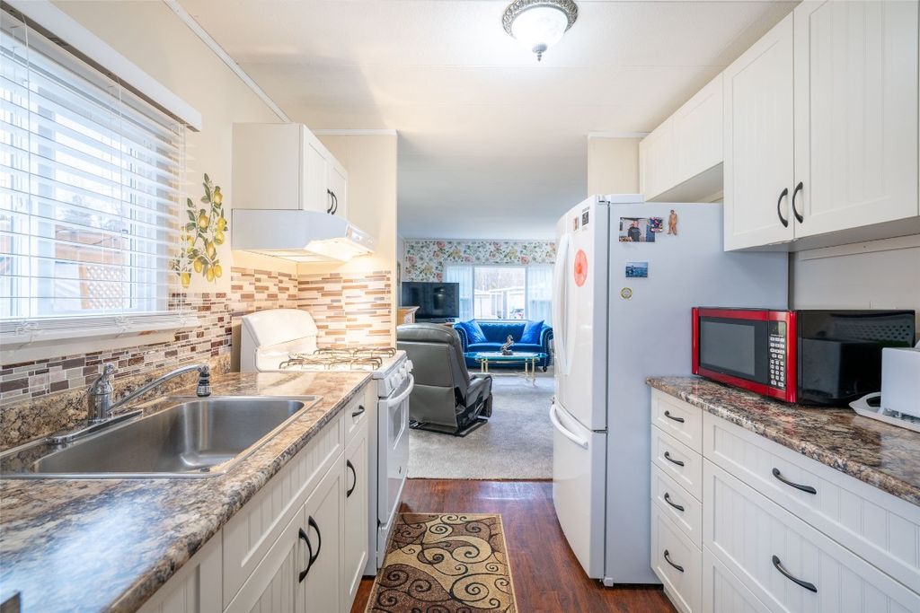 listing image 16512646738238483867