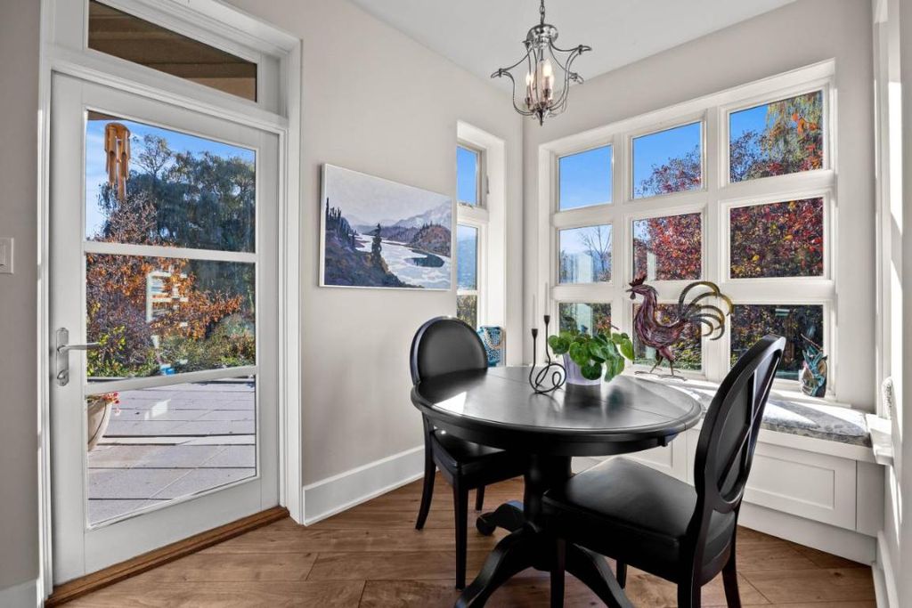 listing image 16513855241233351538