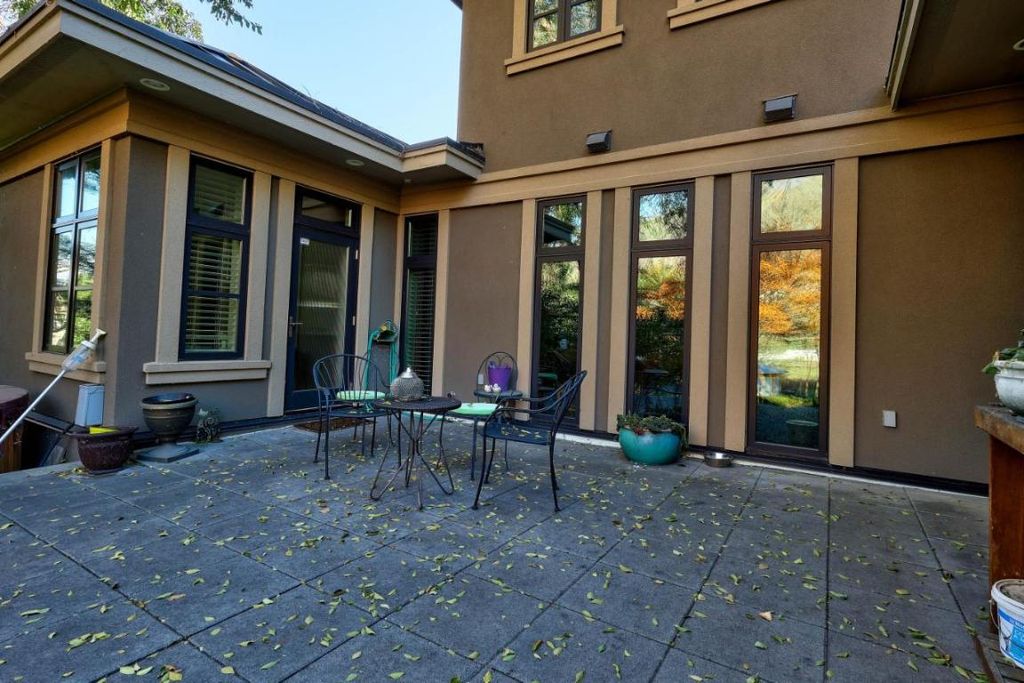 listing image 16512743961272237988