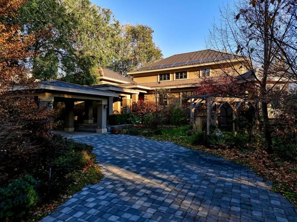 listing image 16519350201466265526