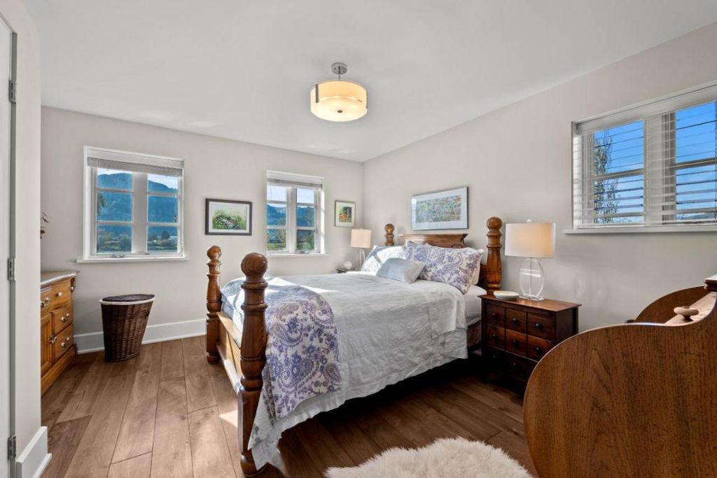listing image 16510191927272846159