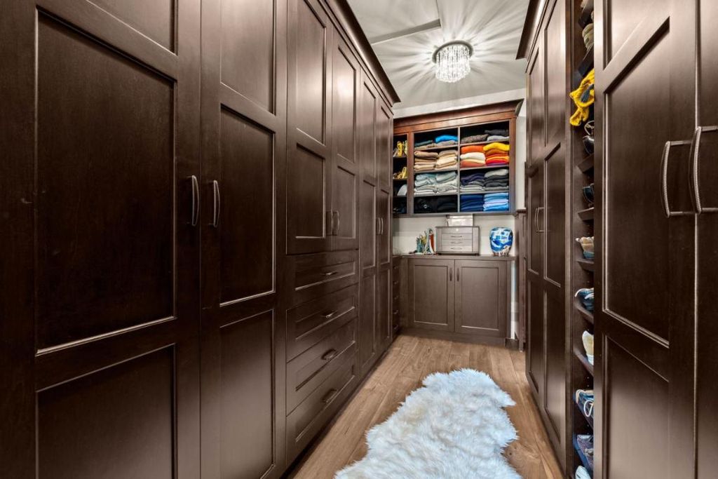 listing image 16513308380660690873